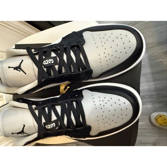 Nike Men's Air Jordan 1 Low Lace-up Sneakers Light Smoke Grey Size 8.5 NWOT - Picture 7 of 15